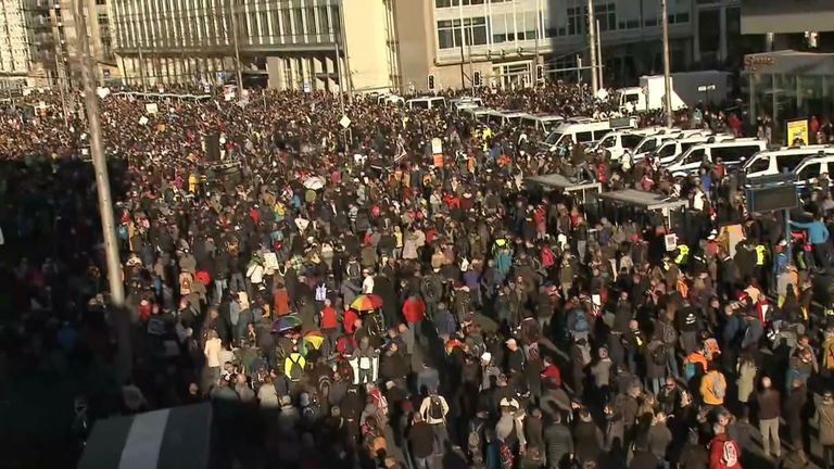 Thousands protest against lockdowk in Leipzig
