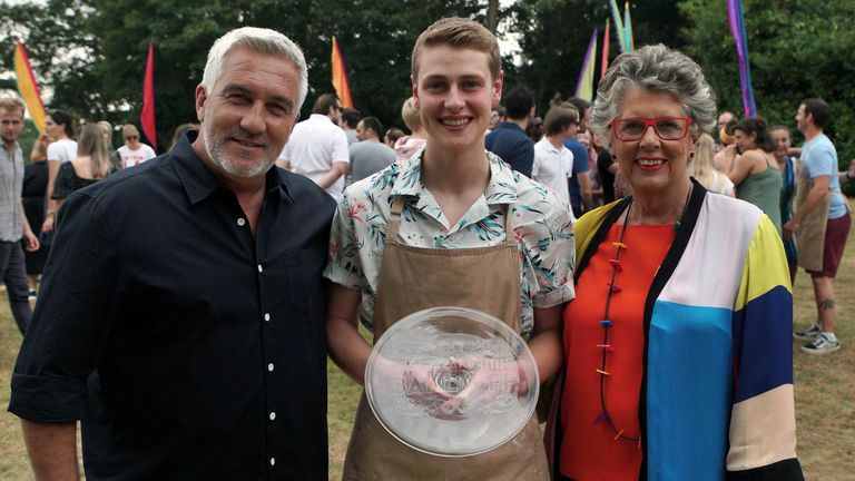 Judges Paul Hollywood (L) and Prue Leith. Pic: Channel 4/Bake Off