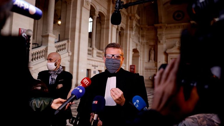 المحامي الفرنسي تيبو دي مونبريال يمثل الجنود الأمريكيين الذين ساعدوا في إحباط هجوم إرهابي على قطار أمستردام-باريس عام 2015 الموافقة المسبقة عن علم: Thomas Coex / AFP