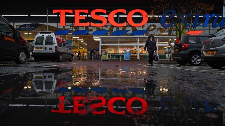 GLASGOW, SCOTLAND - OCTOBER 23: A general view of a Tesco supermarket on October 23, 2014 in Glasgow, Scotland.Tesco one of Britains biggest supermarkets has announced a 91.9% plunge in pre-tax profits to £112 million for the first half of the year. (Photo by Jeff J Mitchell/Getty Images)