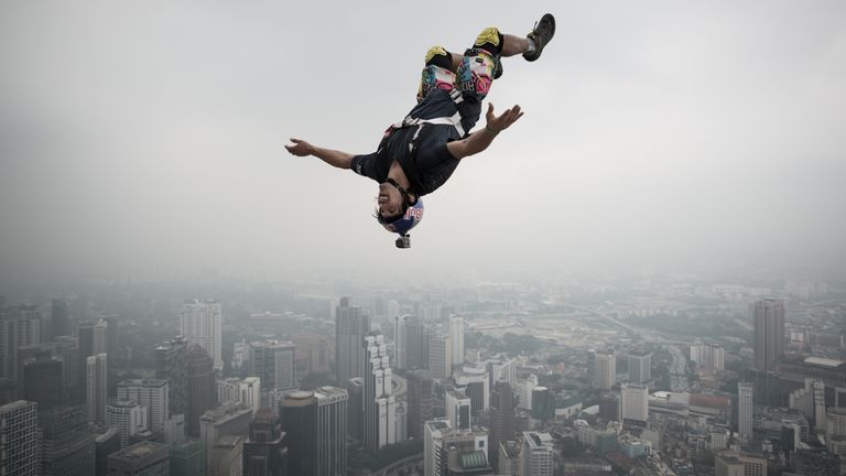 Vincent Reffet: French 'Jetman' dies in training accident