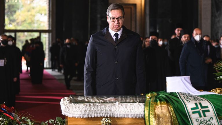 الرئيس الصربي ألكسندر فوتشيتش يعرب عن احترامه الأخير