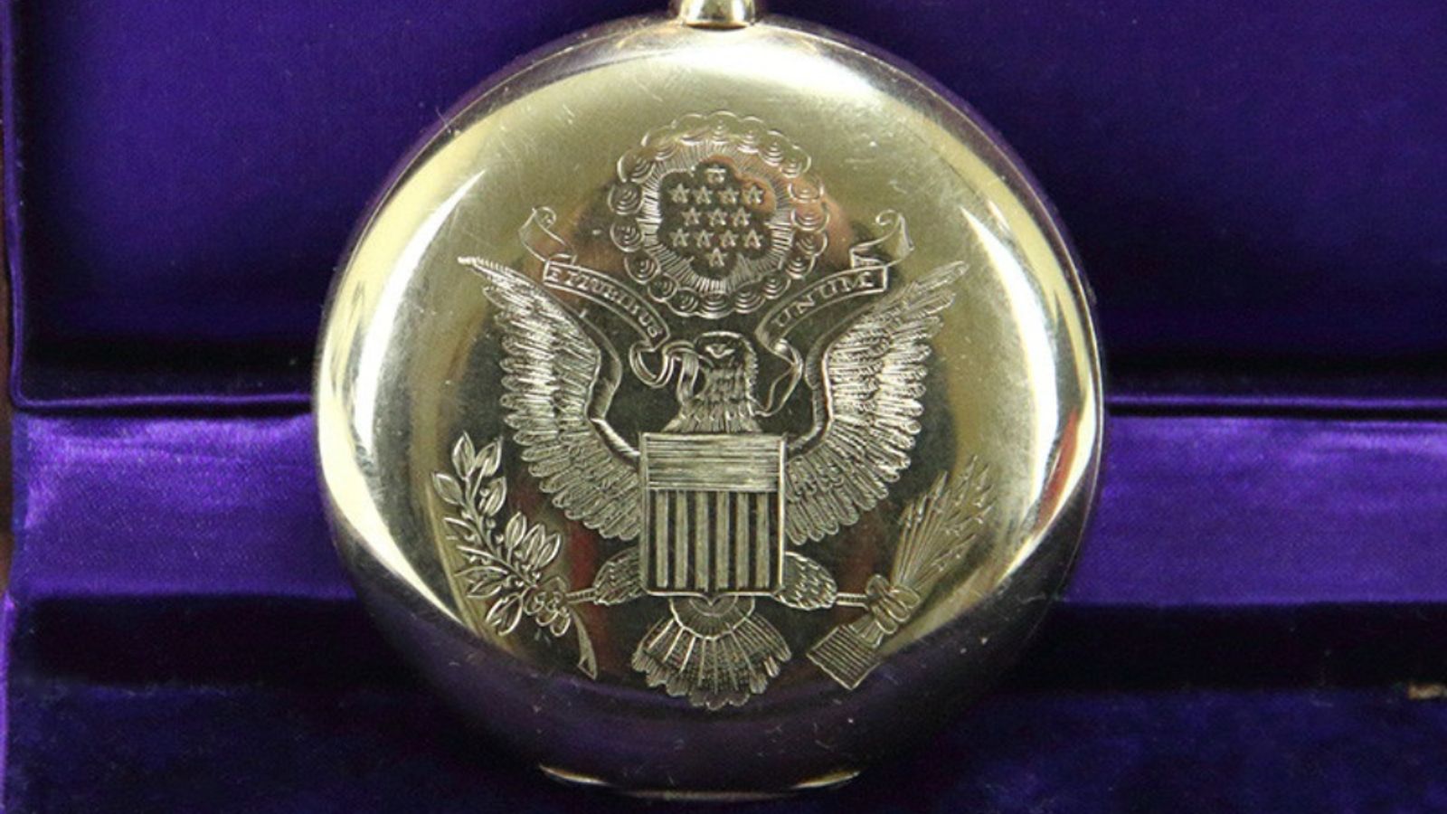 £20,000 watch given as gift by ex-US president stolen in London - Vimarsana News