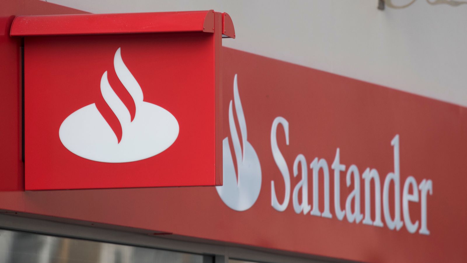 Santander apologises for problems with app, ATMs, cards and other services