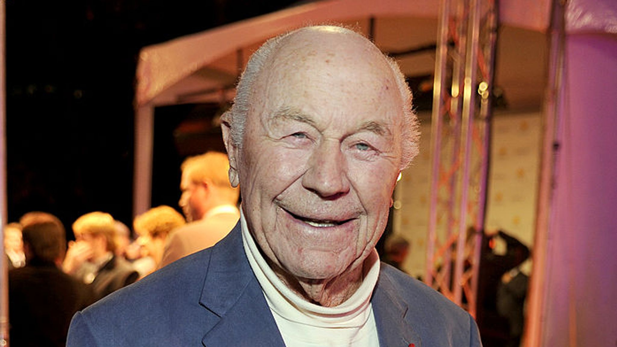 Chuck Yeager, First Pilot To Break The Sound Barrier, Dies Aged 97 | US ...