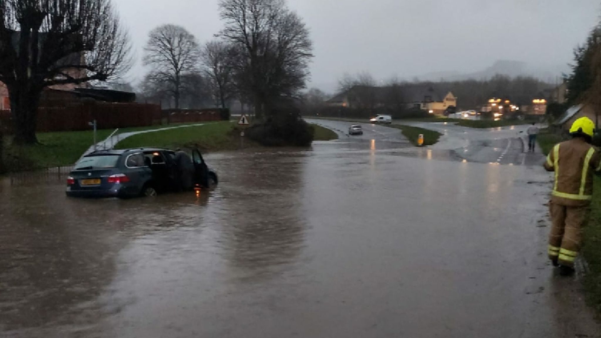 UK weather: Storm Bella to bring 80mph winds and heavy rain from Boxing ...