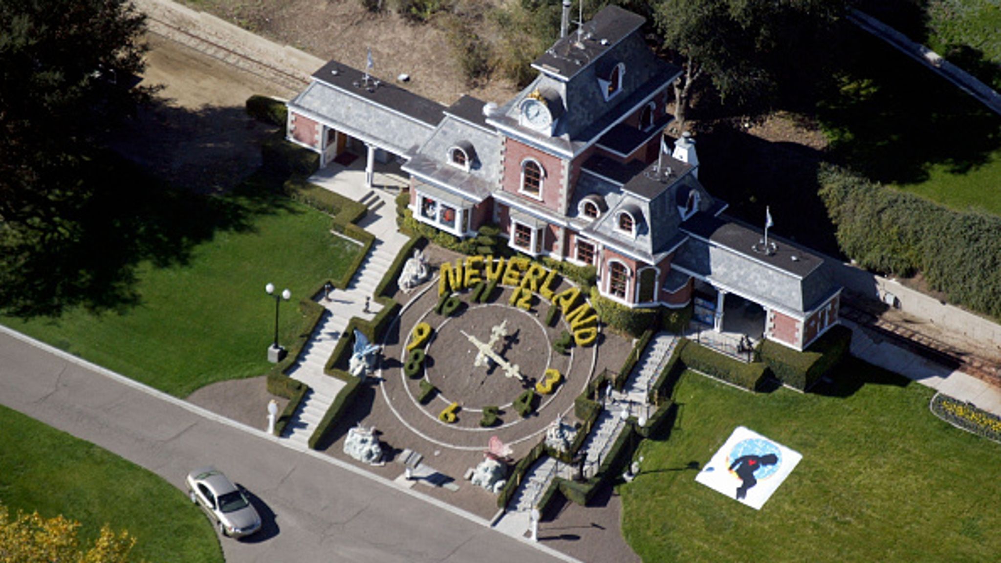 Michael Jackson's Neverland ranch finally sells - but for fraction of original asking price | US News | Sky News
