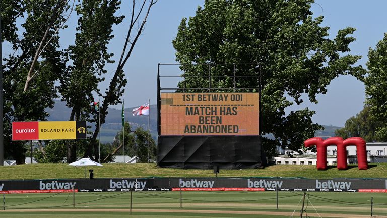 PAARL, SOUTH AFRICA - DECEMBER 06: The scoreboard displays that the match has been abandoned due positive coronavirus tests of hotel staff at the team hotel during the 1st One Day International between South Africa and England has been abandoned at Boland Park on December 06, 2020 in Paarl, South Africa. (Photo by Shaun Botterill/Getty Images)