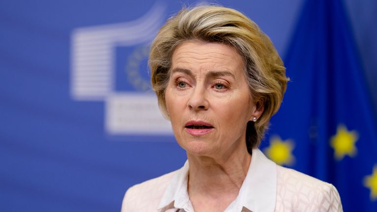 BRUSSELS, BELGIUM - DECEMBER 05: EU Commission President Ursula von der Leyen delivers a statement on the ongoing Brexit negotiations on December 5, 2020 in Brussels, Belgium. Current trading rules between the United Kingdom and the European Union expire December 31, the end of a transition period following the UK departure from the group in January of this year. (Photo by Thierry Monasse/Getty Images)