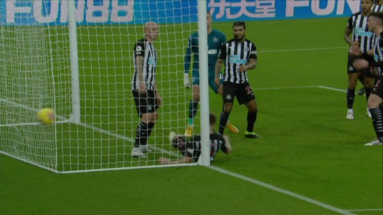 Newcastle S Matt Ritchie Scores Comical Own Goal Against Fulham Video Watch Tv Show Sky Sports