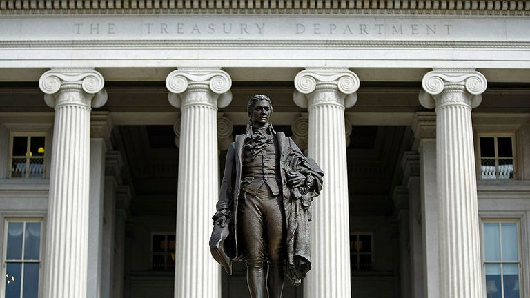 WASHINGTON - SEPTEMBER 19: A statue of the first United States Secretary of the Treasury Alexander Hamilton stands in front of the U.S. Treasury September 19, 2008 in Washington, DC. Treasury Secretary Henry Paulson announced that the Treasury will insure money market mutual funds as one part of a massive government bailout that is attempting to stabilize the current financial crisis. (Photo by Chip Somodevilla/Getty Images)
