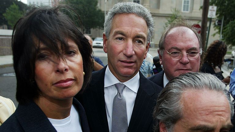 Charles Kushner, centre, is the father of Mr Trump&#39;s son-in-law Jared 