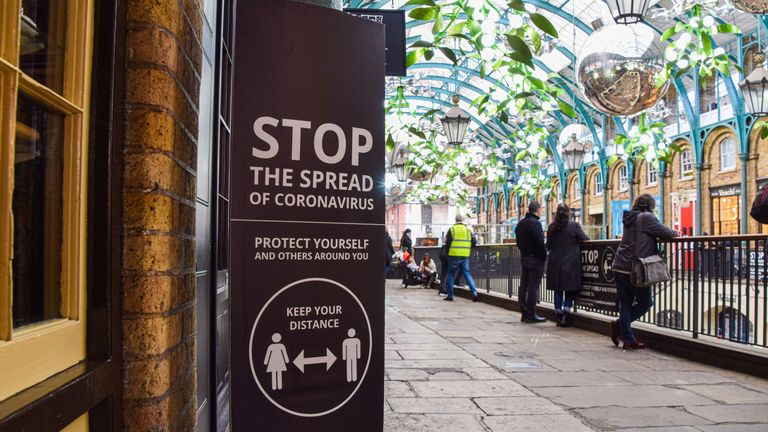 A &#39;Stop The Spread Of Coronavirus&#39; sign seen in Covent Garden Market. (Photo by Vuk Valcic / SOPA Images/Sipa USA)