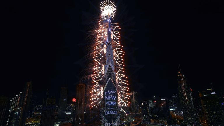 Fireworks explode from the Burj Khalifa, the tallest building in the world, during New Year&#39;s Eve celebrations in Dubai