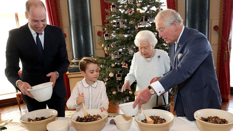 Four commemorative six pennies were placed inside the puddings. 