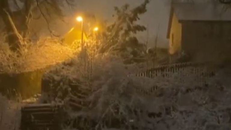 Snowfall was accompanied by thunder in Scotland