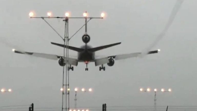 Wingtip vortices visible as plane lands in New York