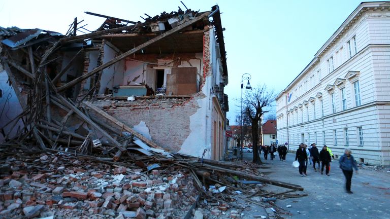 Earthquake strikes near Zagreb
