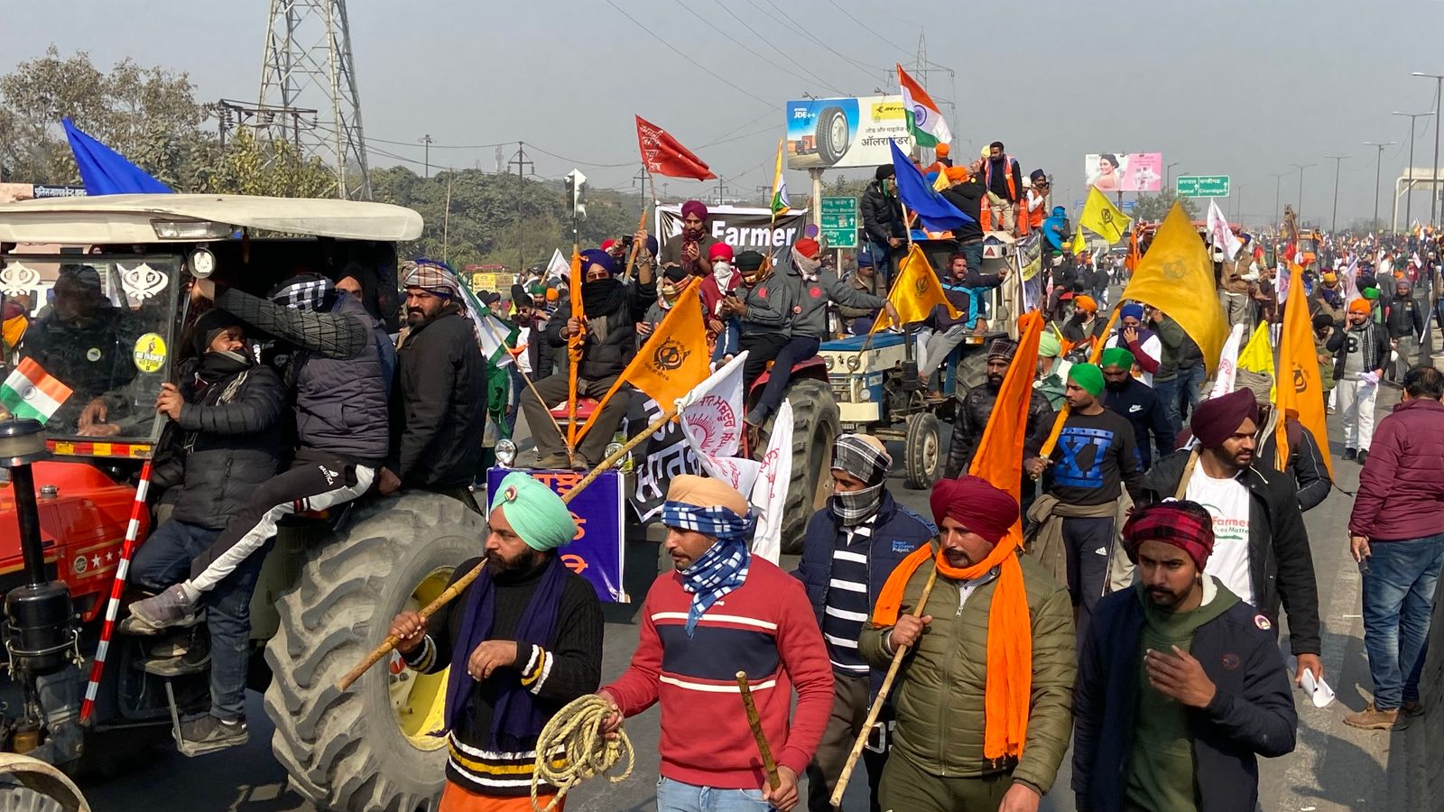 India Protests: Farmers Armed With Sticks And Spears Clash With Police ...