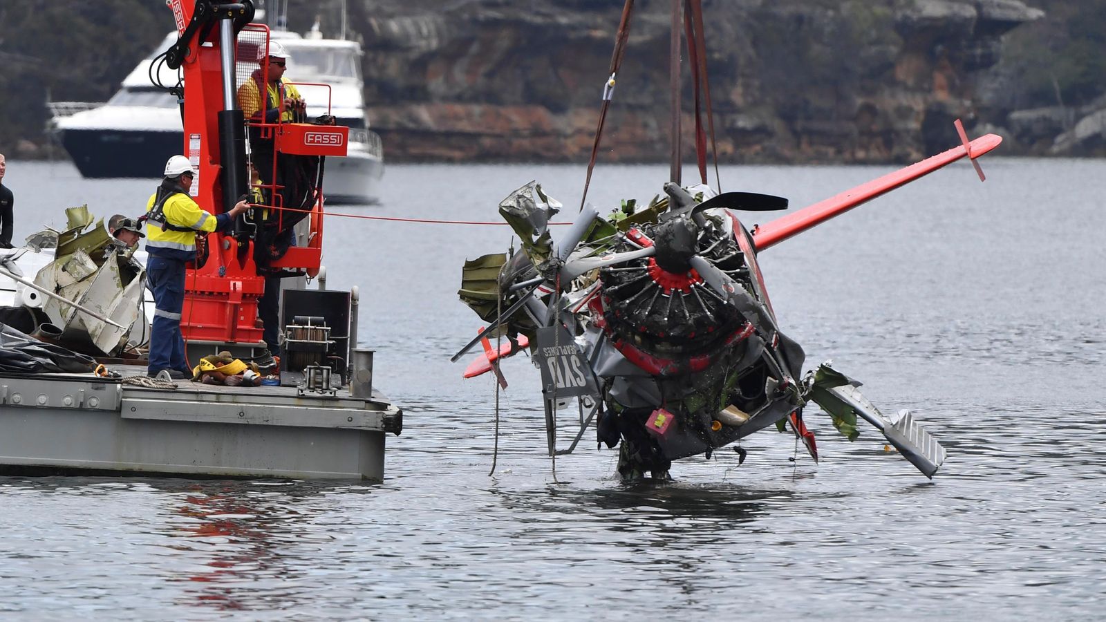 Sydney seaplane crash Exhaust leak blamed