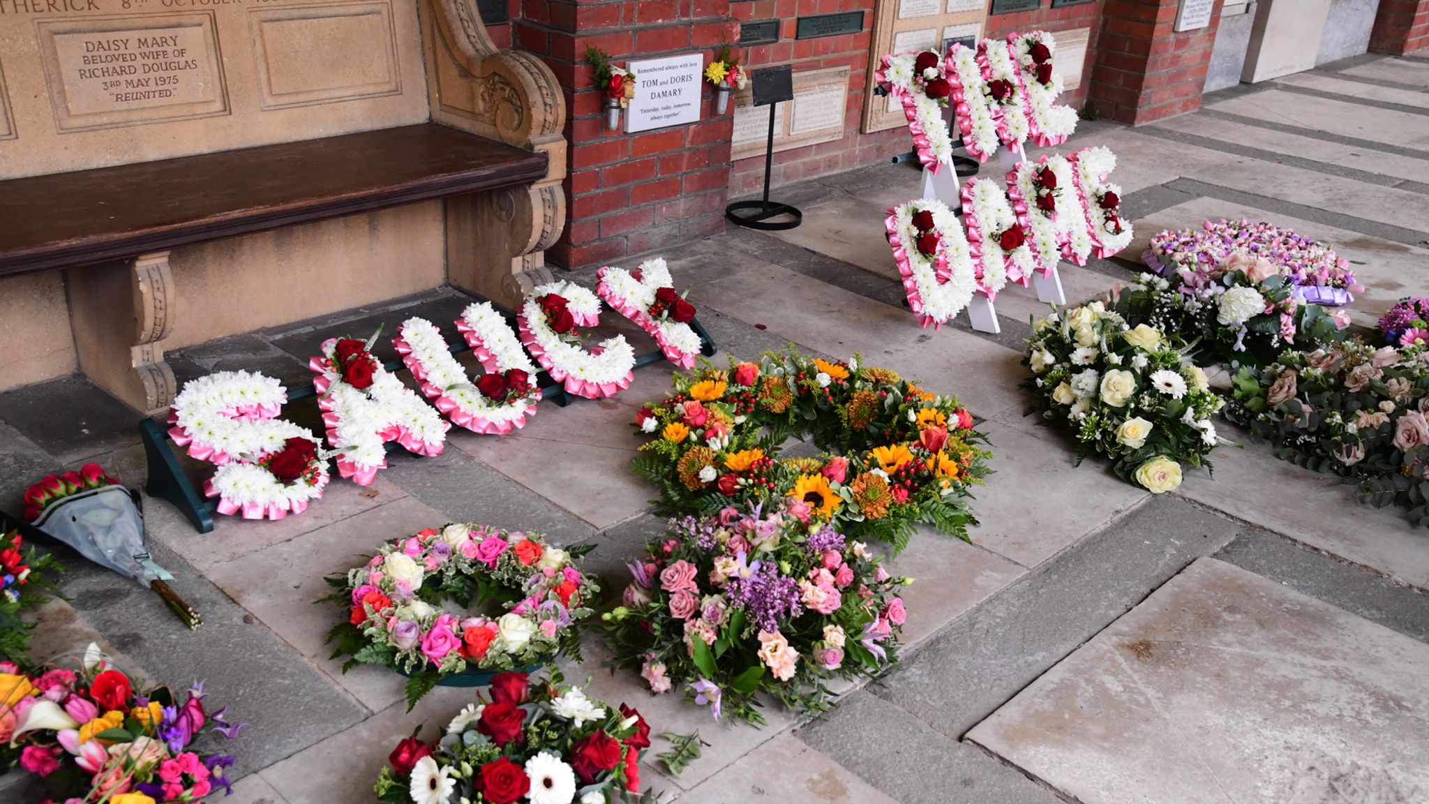 Dame Barbara Windsor S Funeral Carry On And EastEnders Star Laid To   Skynews Barbara Windsor Funeral 5231657 