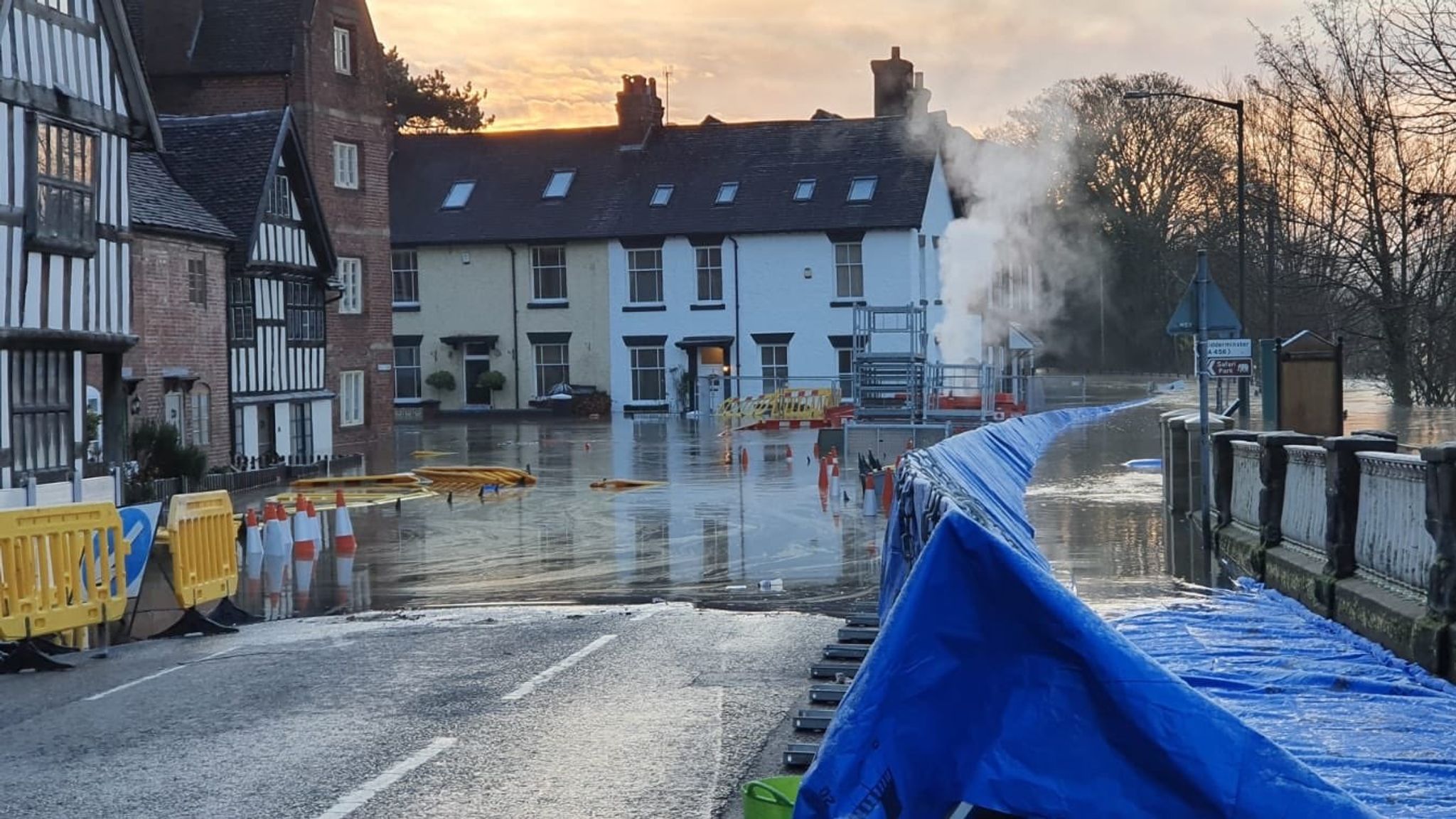 Bewdley: Homes Flooded And Residents In Tears As Barriers Breached In ...