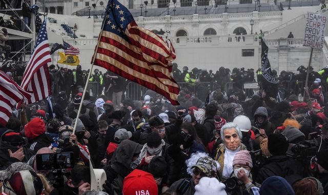 US Capitol riots: Police break silence on 'brutal, medieval style combat' - Vimarsana News