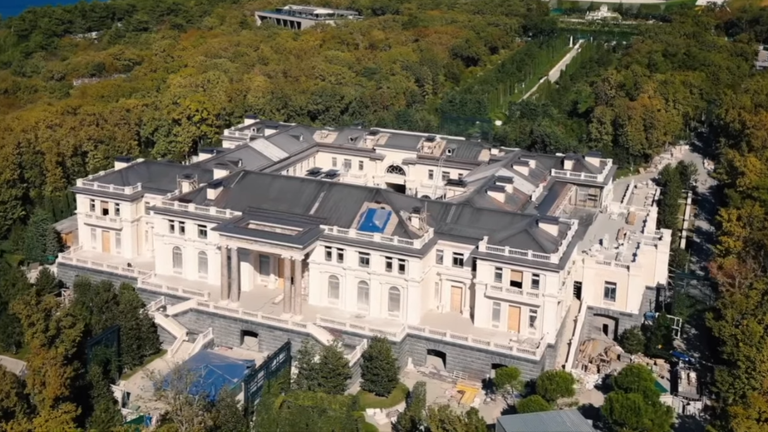 Screengrab of the Putin Palace on the Black sea. Pic: YouTube/Alexei Navalny