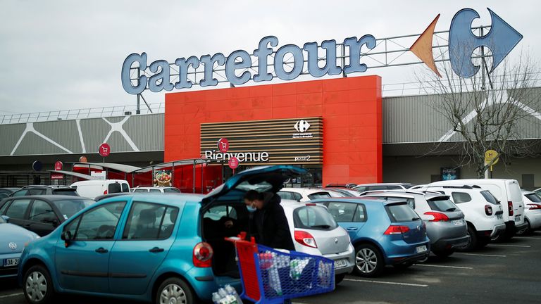 Bernard Arnault's farewell to Carrefour is overdue