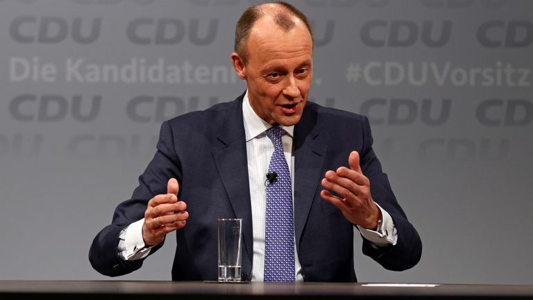 Mantan bankir Friedrich Merz adalah favorit saat ini