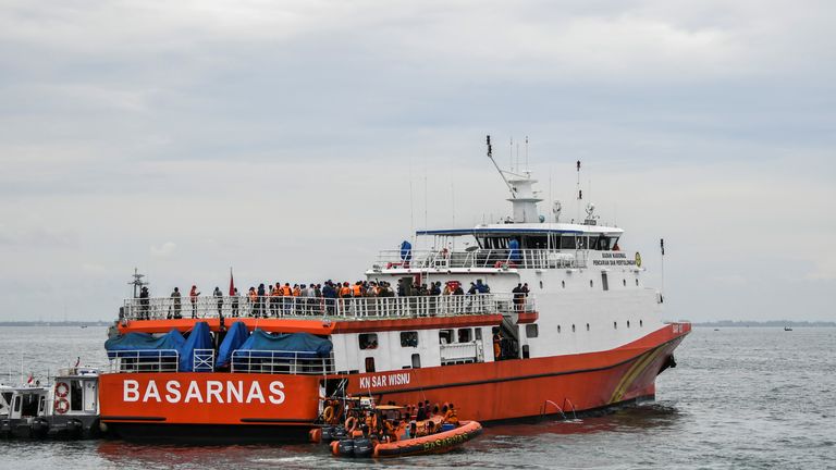 Indonesian Basarnas search and rescue ship searches for Sriwijaya Air Flight SJ182, which crashed to the sea off the Jakarta coast, Indonesia, January 10, 2021 in this photo taken by Antara Foto/Galih Pradipta via REUTERS ATTENTION EDITORS - THIS IMAGE WAS PROVIDED BY THIRD PARTY. MANDATORY CREDIT. INDONESIA OUT.
