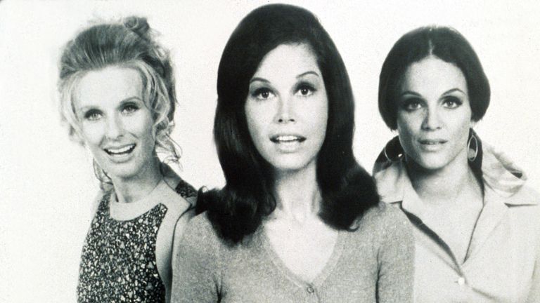 Cast of the &#39; Mary Tyler Moore Show&#39; actresses Cloris Leachman, Mary Tyler Moore & Valerie Harper, Hollywood. 1970