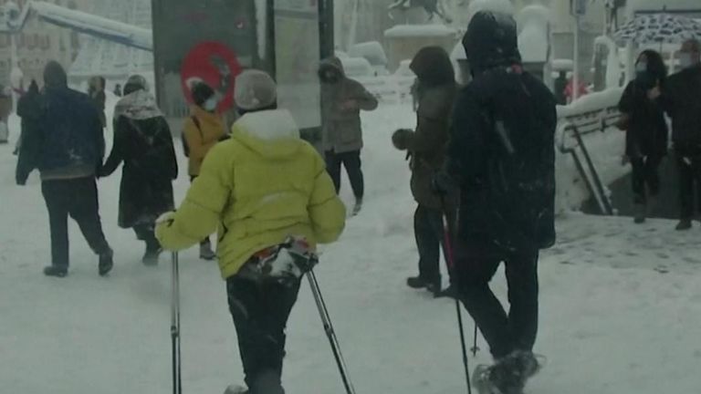 People were spotted enjoying the snow in Madrid, with some grabbing their skis.