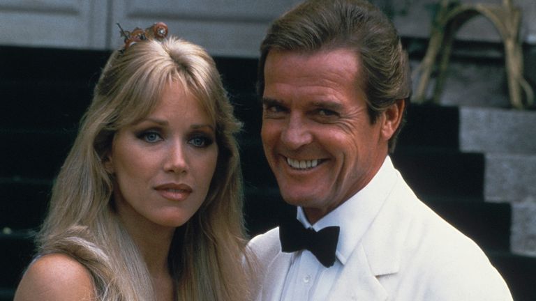 Actor Roger Moore, right, poses with Tanya Roberts, Aug. 17, 1984. (AP Photo/Alexis D.)

Photo Details
ID:	8408170291
Submission Date:	Feb 12, 2009 9:50PM (GMT 21:50)
Creation Date:	Aug 17, 1984 9:00AM (GMT 08:00)