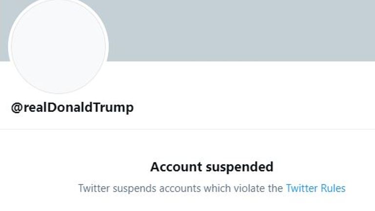 Le compte Twitter de Trump suspendu définitivement