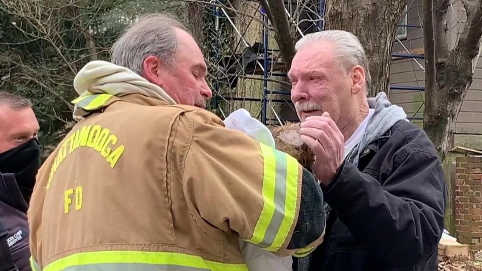 Tennessee: Dog reunited with tearful owner after house fire in ...