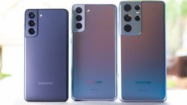 Новейший ассортимент телефонов Samsung был назначен на шесть футов. PIC: SquareTrade