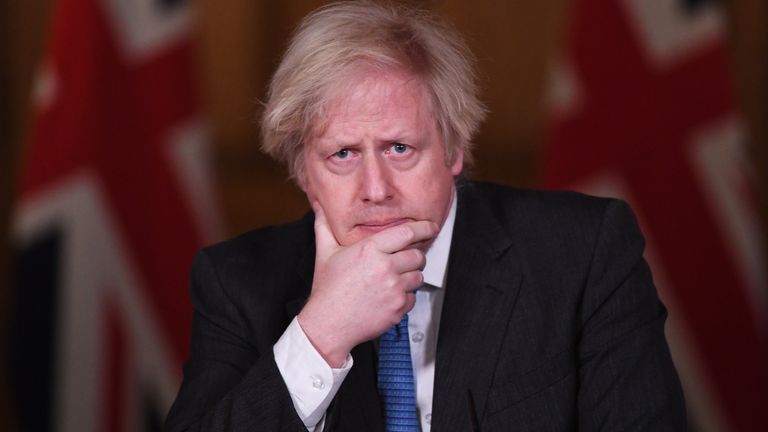 Le Premier ministre Boris Johnson lors d'un point de presse à Downing Street, Londres, sur le coronavirus (Covid-19).  Date de la photo: lundi 15 février 2021.
