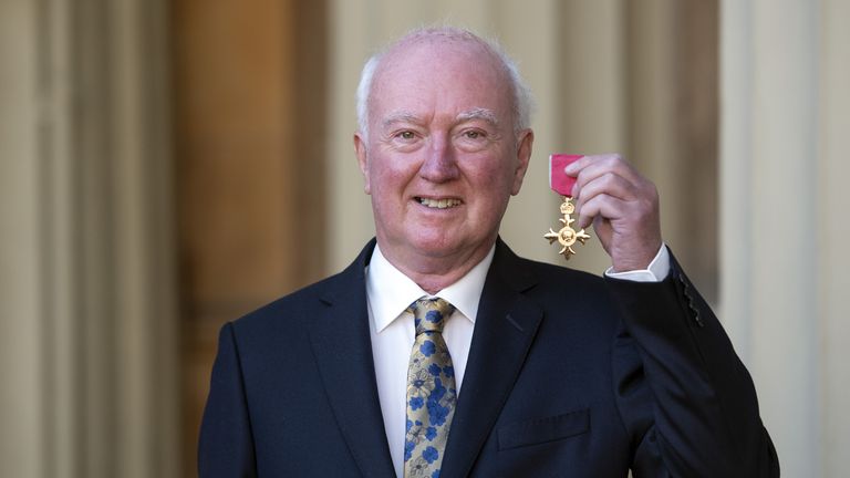 Peter Lawrence a reçu une médaille OBE pour son travail de soutien aux proches des personnes disparues
