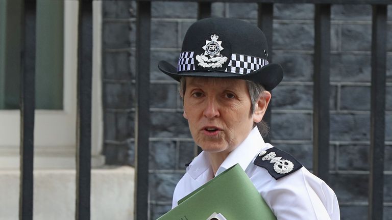 La commissaire de la police métropolitaine Cressida Dick arrive pour un grave sommet sur la violence chez les jeunes à Downing Street à Londres.