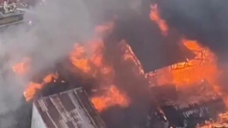 Fire Destroys Residential Buildings in Metro Manila