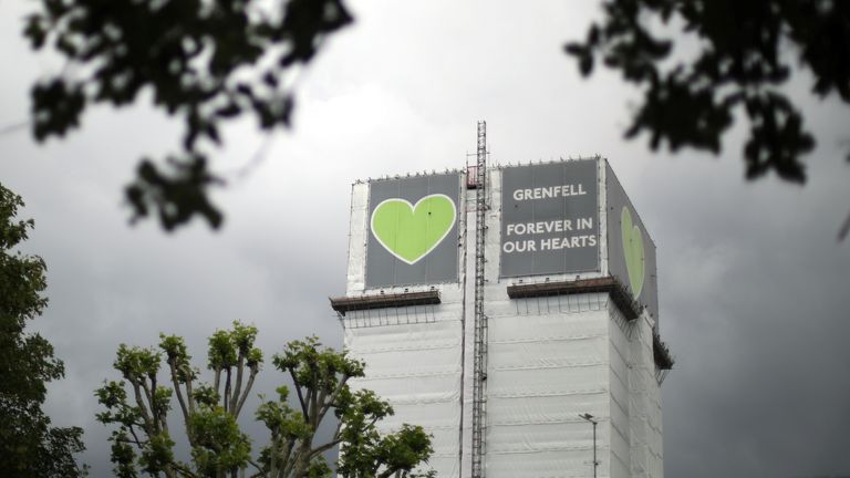 Soixante-douze personnes sont mortes dans la catastrophe de la tour Grenfell en 2017