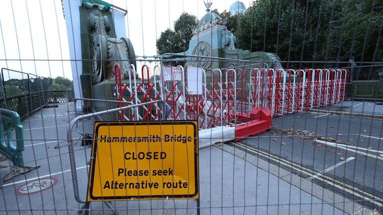 Le secrétaire aux transports déclare que Hammersmith Bridge est `` vital ''  - mais il n'y a pas de date ferme pour la réouverture