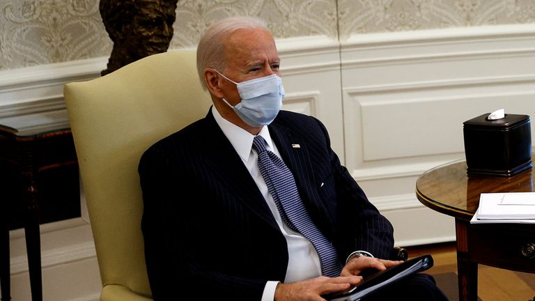 U.S. President Joe Biden meets with Democratic senators to discuss efforts to pass coronavirus disease relief legislation in the Oval Office at the White House in Washington, U.S., February 3, 2021. REUTERS/Tom Brenner
