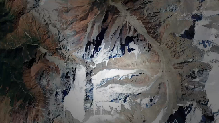 Montagne Nanda Ghunti.  Crédit: Google Earth