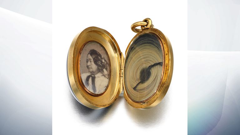 Banded agate and diamond locket, circa 1861 (est. £1,000-1,500). Pic: Sotheby&#39;s
