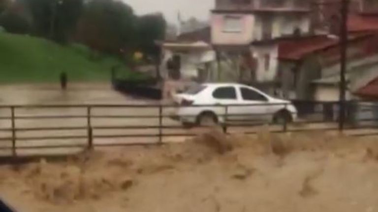 Flash floods hit Izmir in Turkey