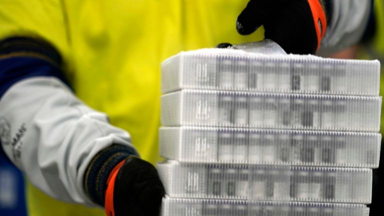 El hospital evaluó la eficacia de la vacuna de la primera dosis de la vacuna Pfizer-Biontech entre 7.000 trabajadores de la salud.  Foto: AP