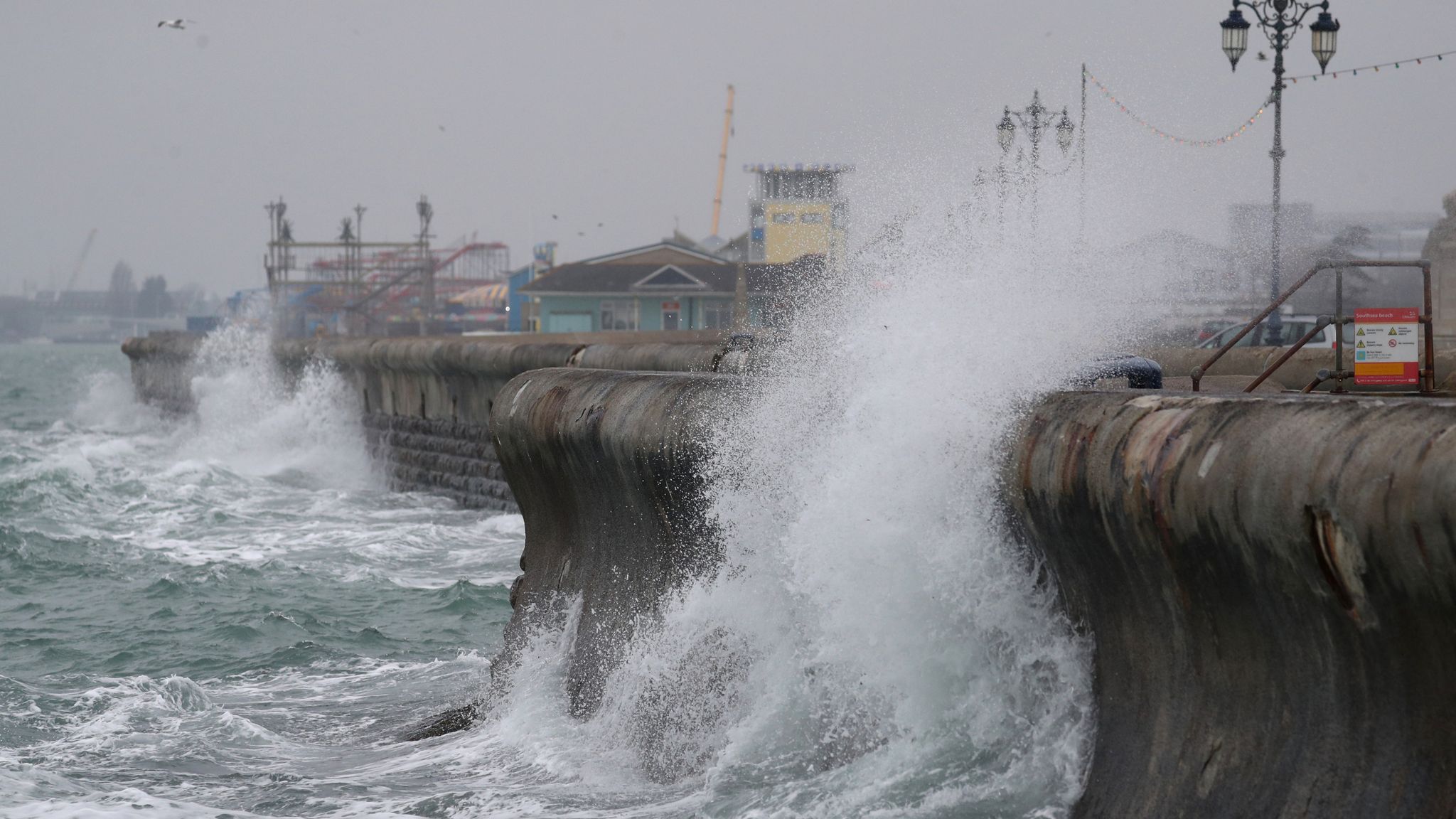 UK weather: Country braced for high winds with people told to avoid ...