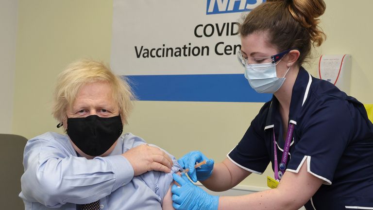 19/03/2021. London, United Kingdom. Boris Johnson has the Covid-19 Vaccine . The Prime Minister Boris Johnson is given the Oxford...AstraZeneca COVID-19 vaccine by nurse Lily Harrington at St Thomas&#39; Hospital in central London. Picture by Andrew Parsons / No 10 Downing Street